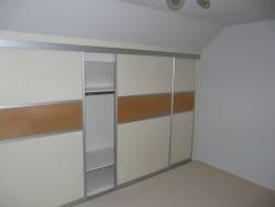 9999-kleiderschrank03-2.jpg